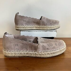 Crown Vintage Laser Cut Suede Shoes Womens Size 8.5 Slip On Espadrille Loafer